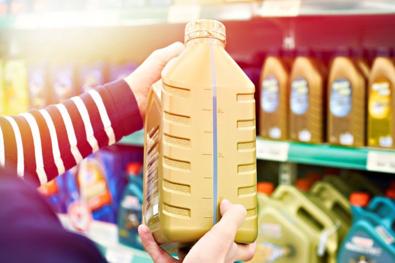 Cooking Oil, Food, Person, Perfume. Text: 3L 2L -