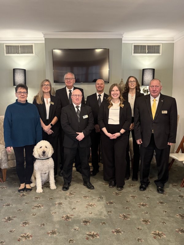 Suit, People, Blazer, Jacket.