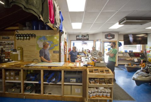 Plywood, Wood, Factory, Manufacturing. Text: vexilar GLADSTONE