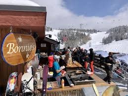 Nature, Outdoors, Piste, People.