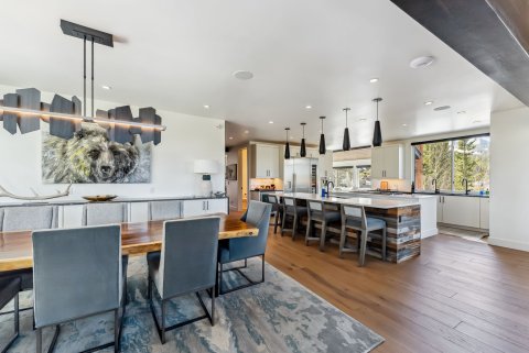 Dining Room, Dining Table, Interior Design, Home Decor.