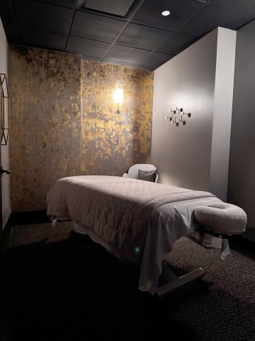 Chair, Furniture, Spa, Bed.