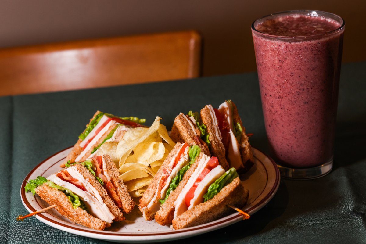 Juice, Sandwich, Smoothie, Plate.