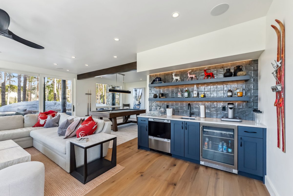 Indoors, Interior Design, Home Decor, Living Room.