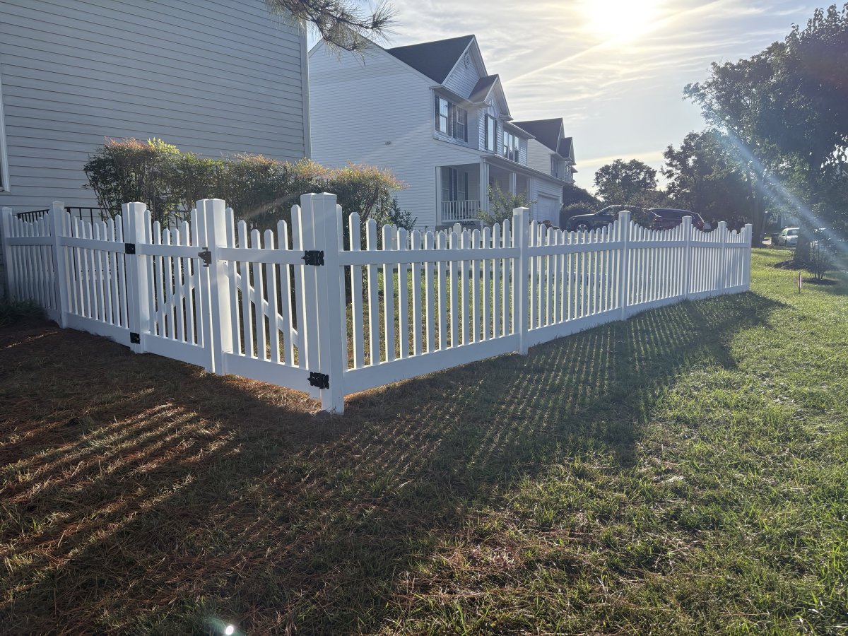 Nature, Outdoors, Yard, Picket Fence.